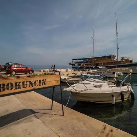 Stone House Seaside Retreat On Bra Island - Two Bedroom 1